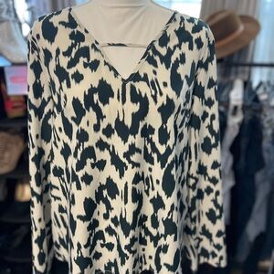SHEIN Black and White Patterned Blouse